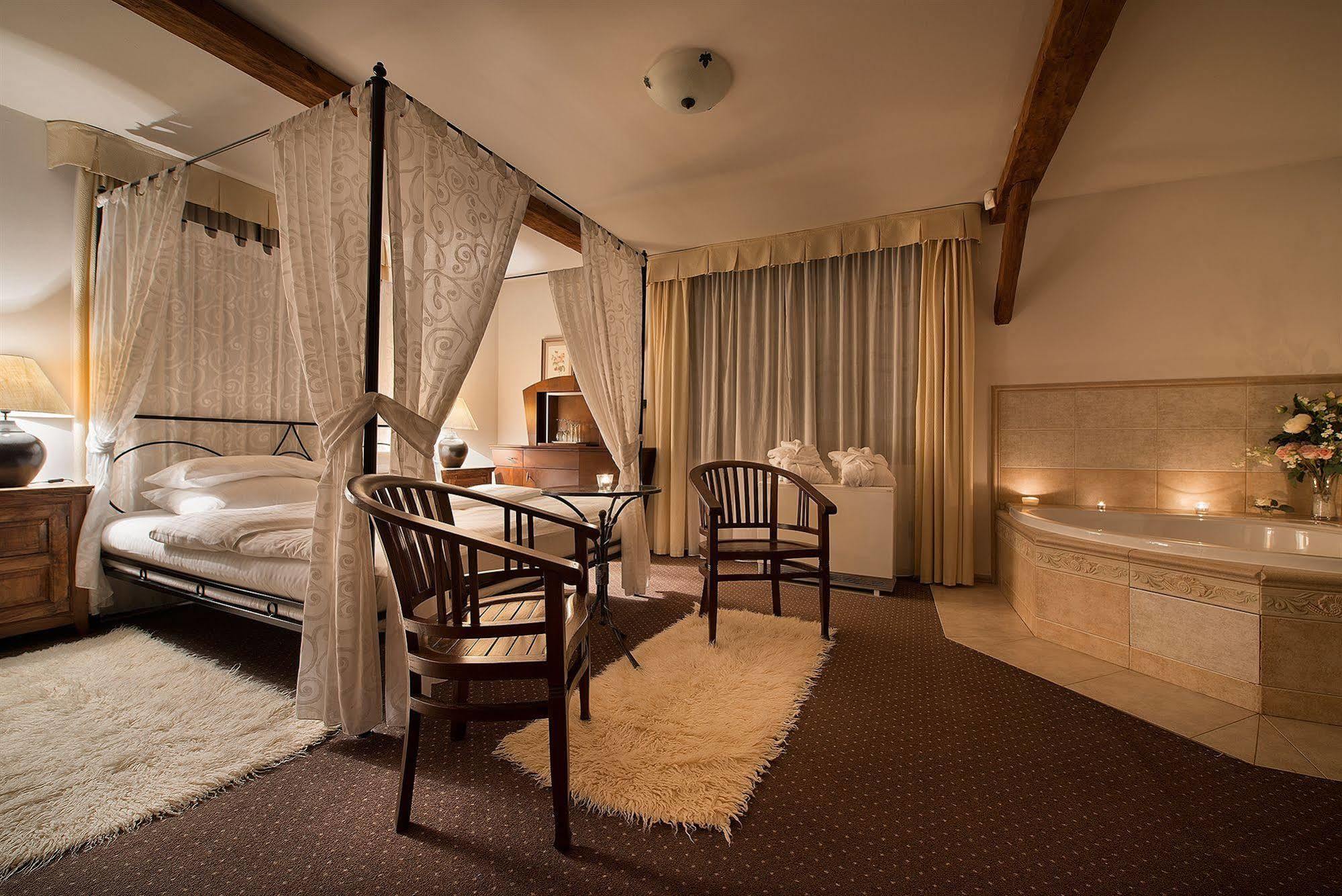 Chateau Loucen Garden Retreat Esterno foto