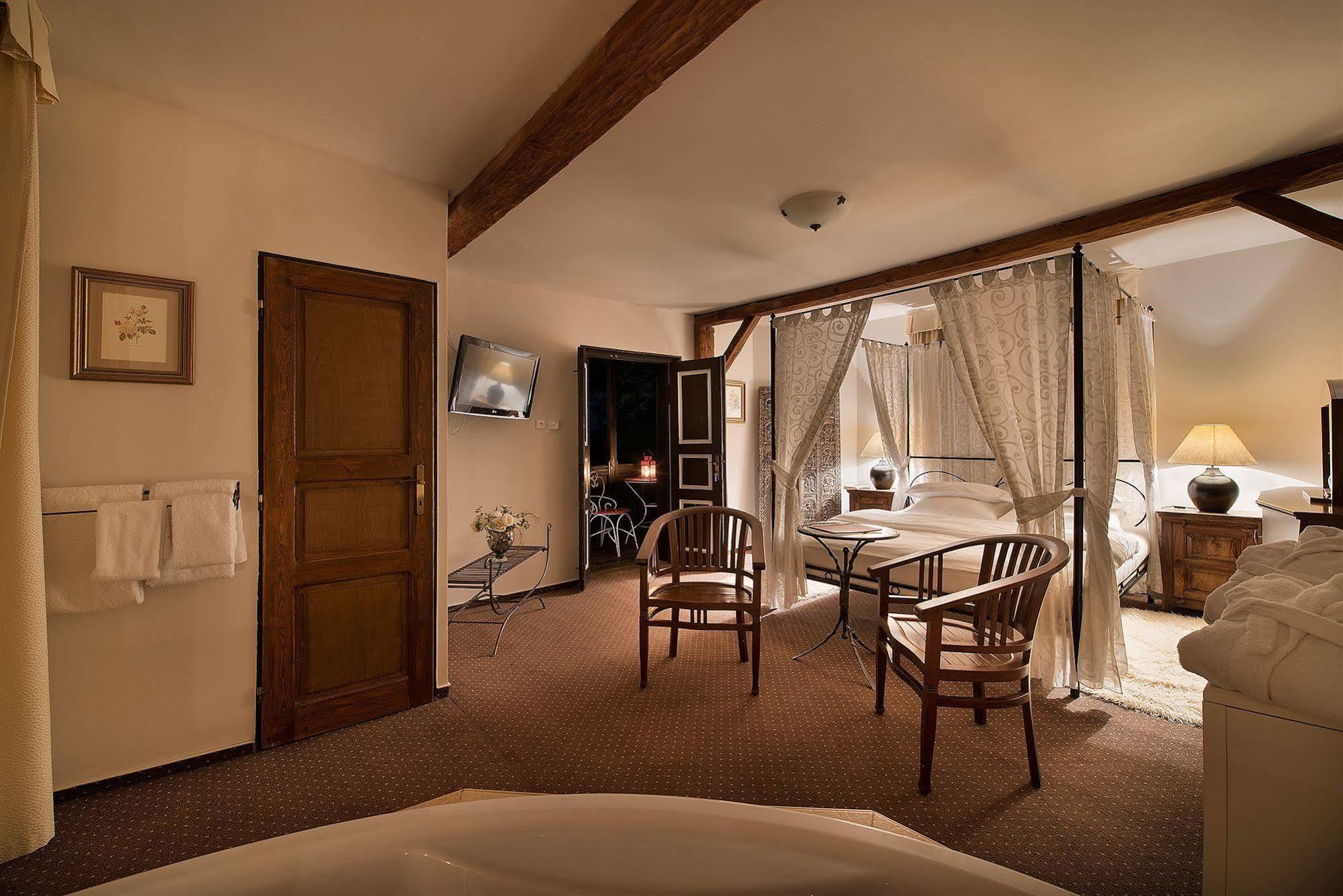 Chateau Loucen Garden Retreat Esterno foto